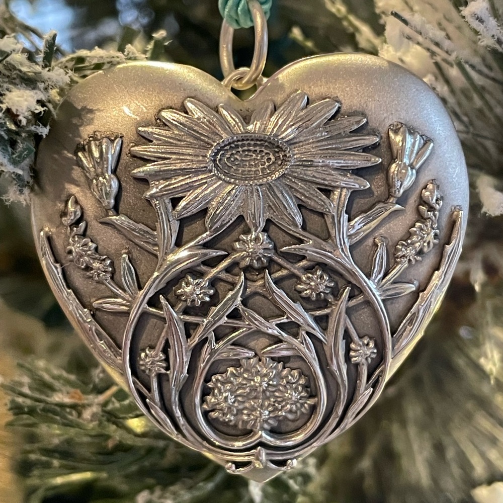 Tiffany & Co Large Heart Locket. Sterling Silver. Gatsby Collection.